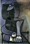 Seated woman with flat hat 1945